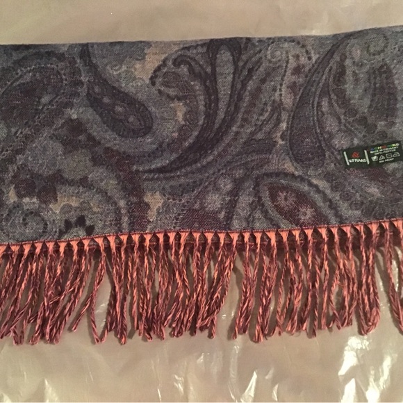 ⚜️[2/$38.00] ⚜️ V Fraas Paisley Scarf - Picture 8 of 10